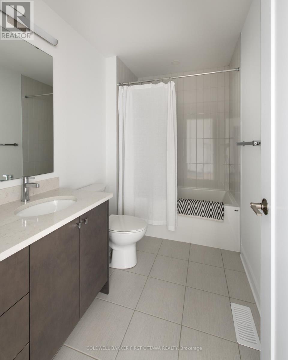 1702 Rotterdam Circle