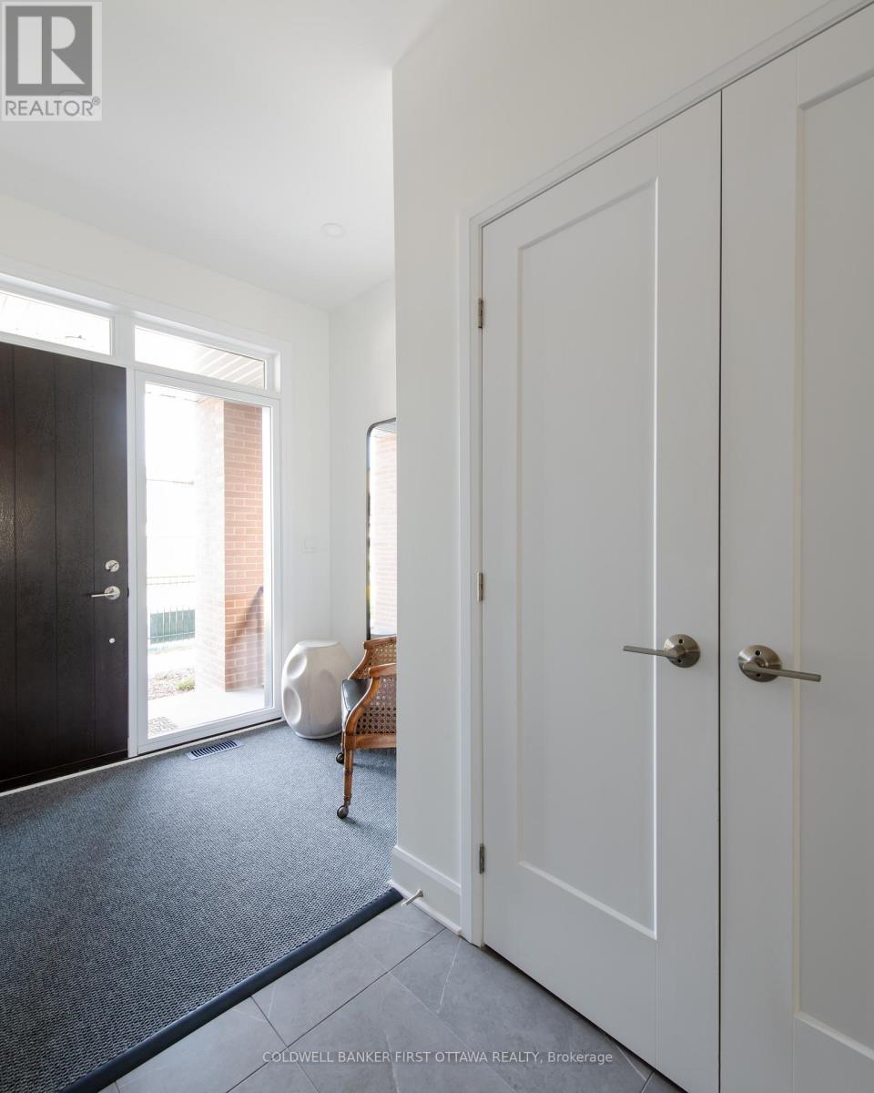 1702 Rotterdam Circle