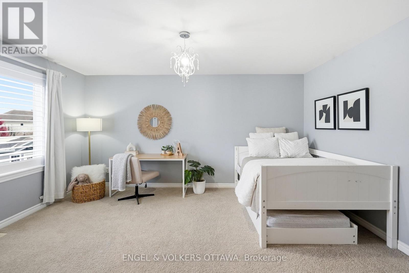 517 Golden Sedge Way