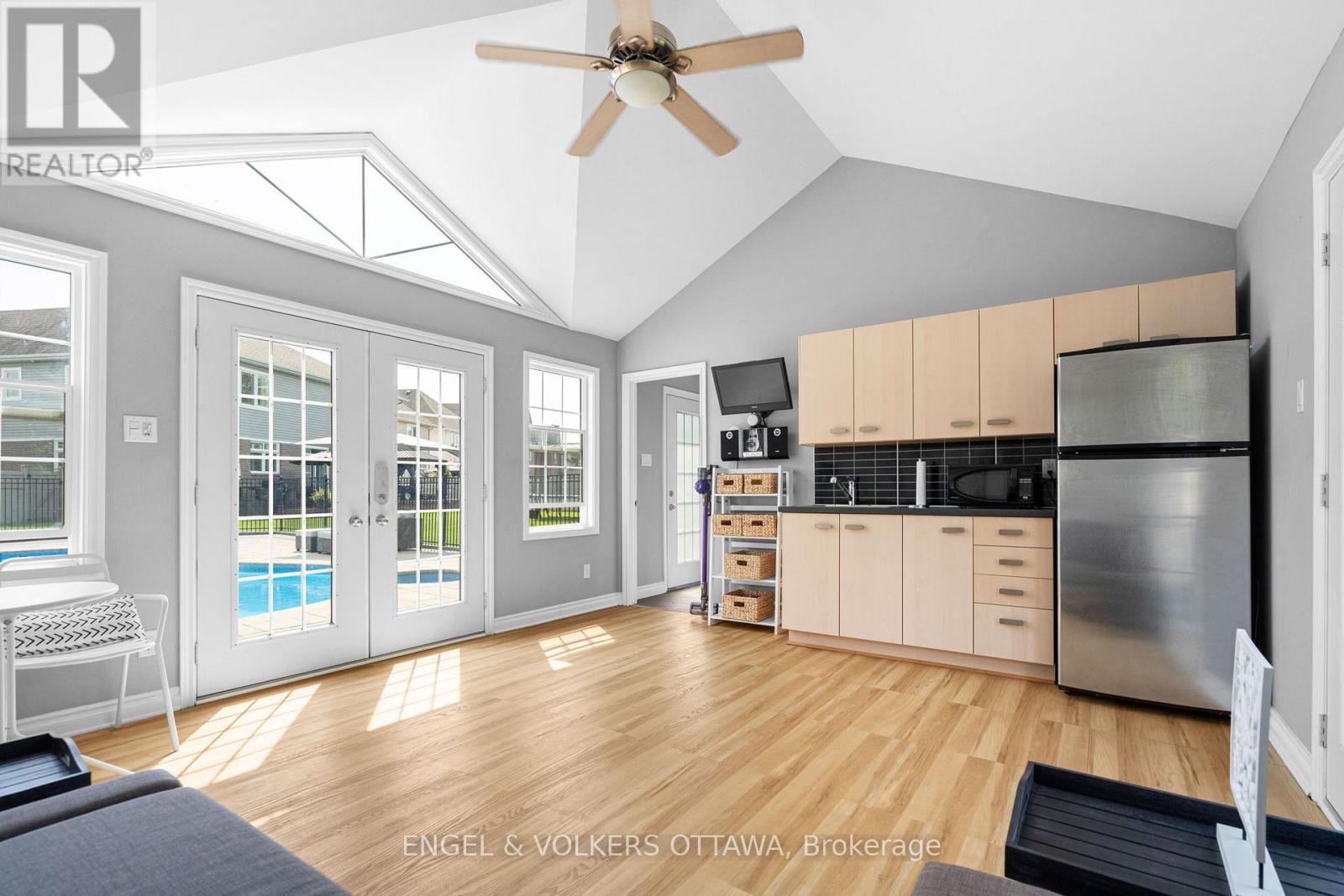 517 Golden Sedge Way