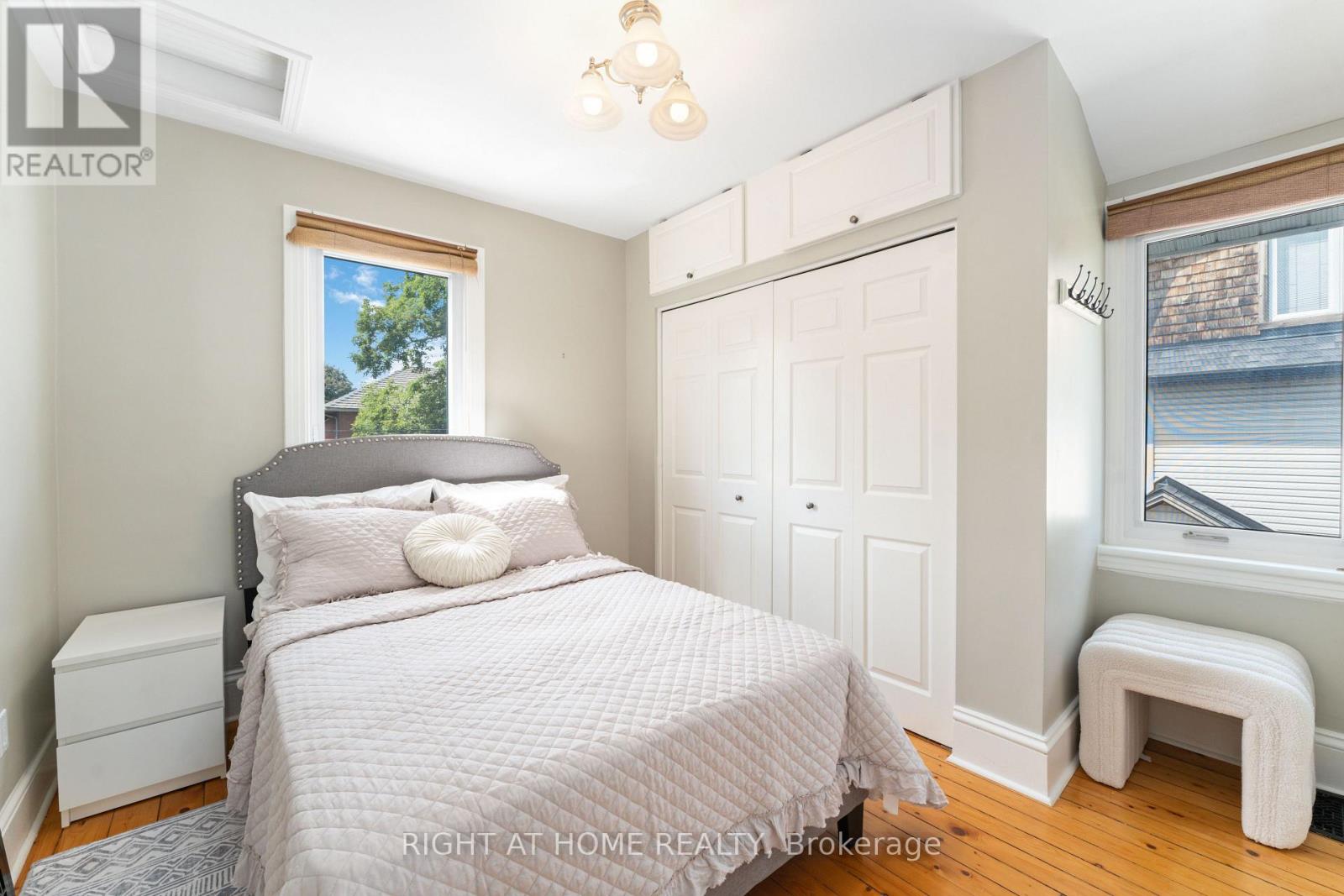 284 Churchill Avenue N