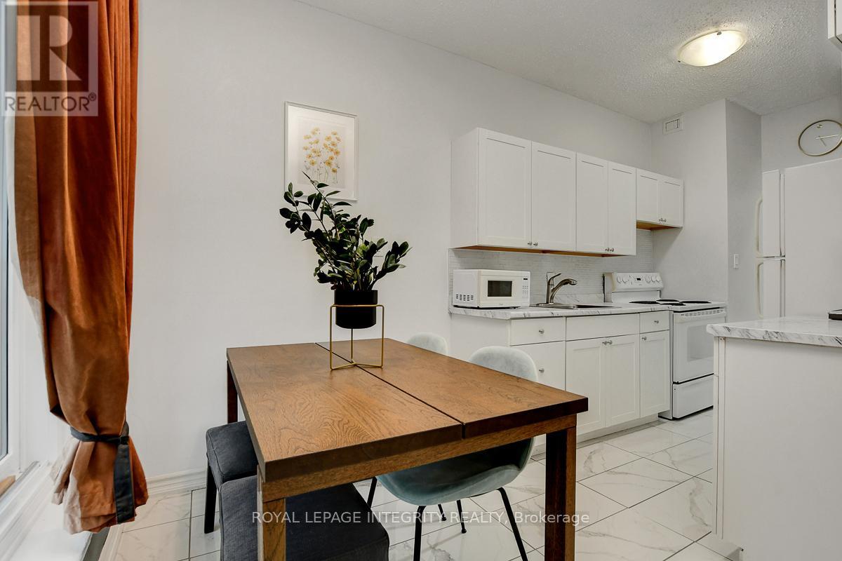 107 - 2019 Bank Street S