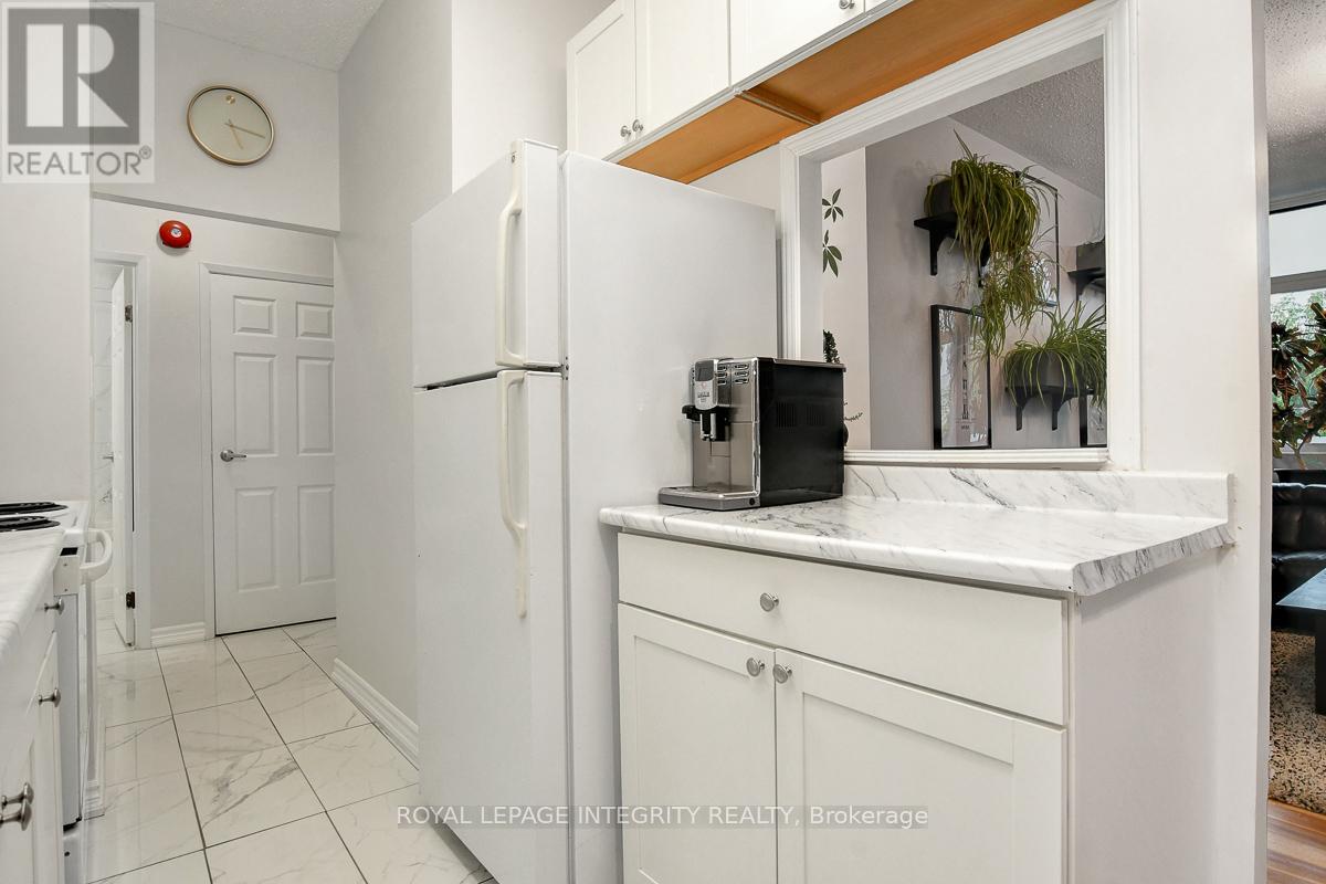 107 - 2019 Bank Street S