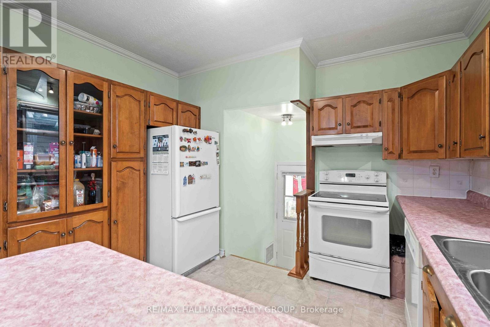 318 Shakespeare Street