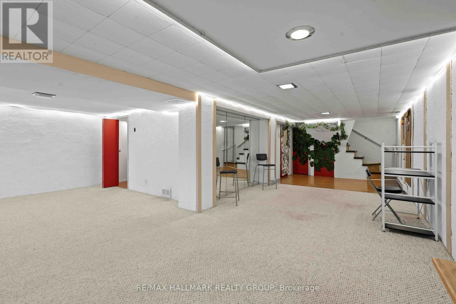 318 Shakespeare Street