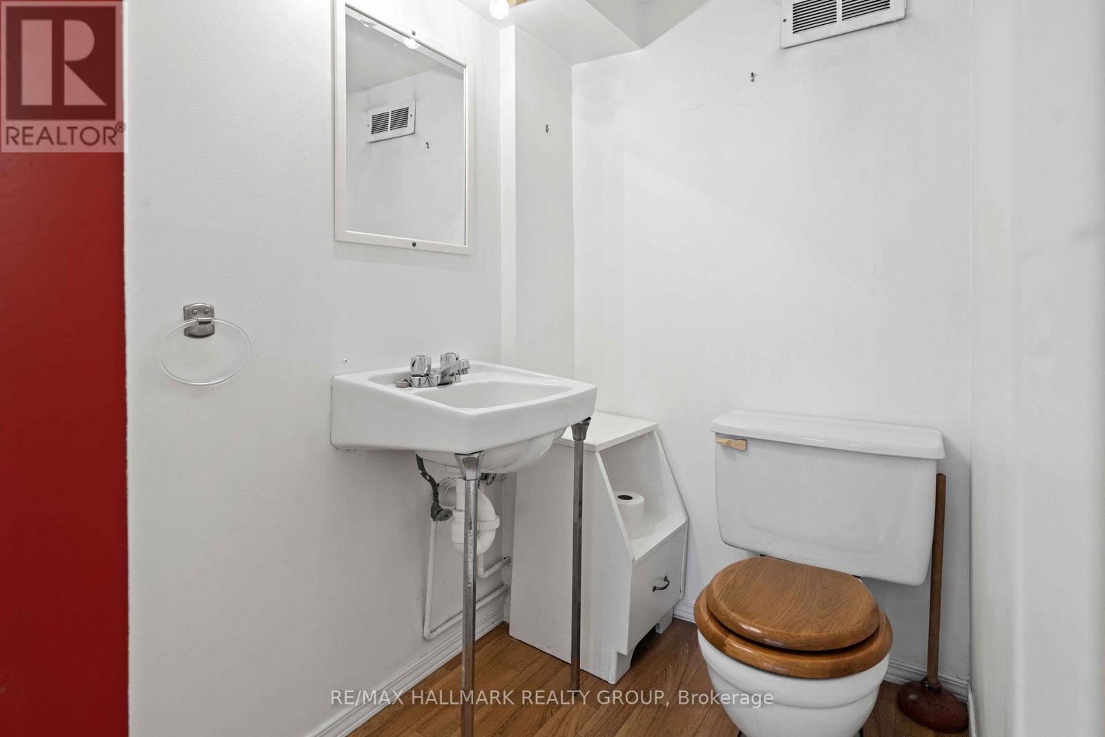 318 Shakespeare Street