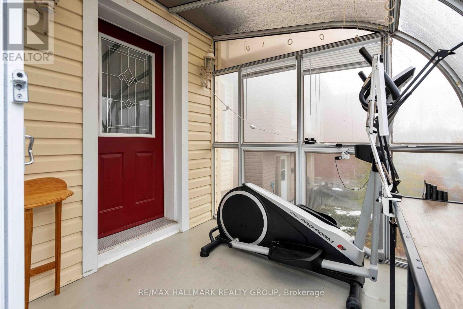 318 Shakespeare Street