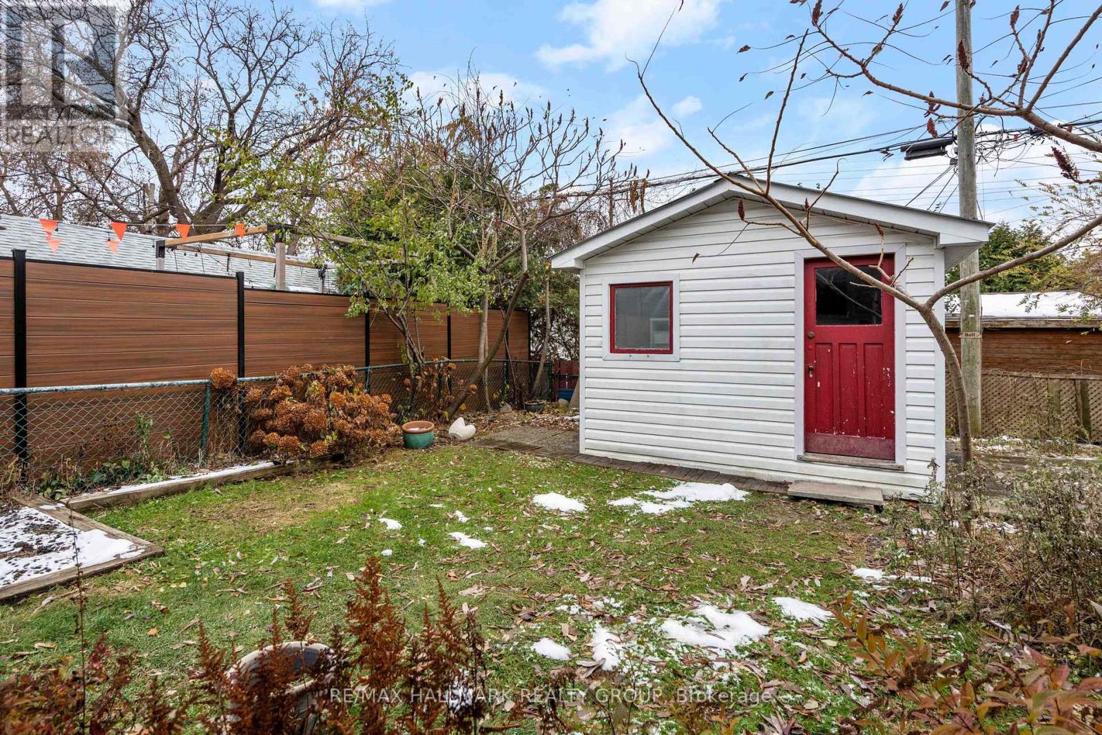 318 Shakespeare Street