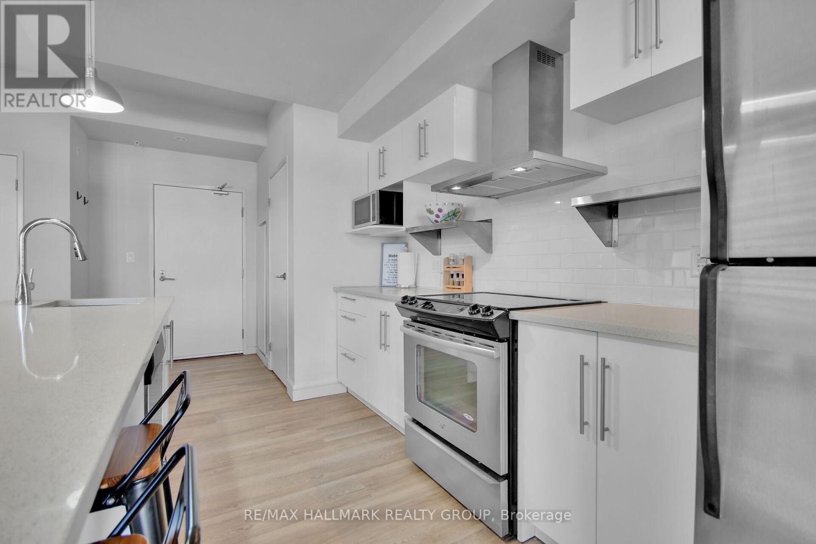 208 - 555 Anand Private