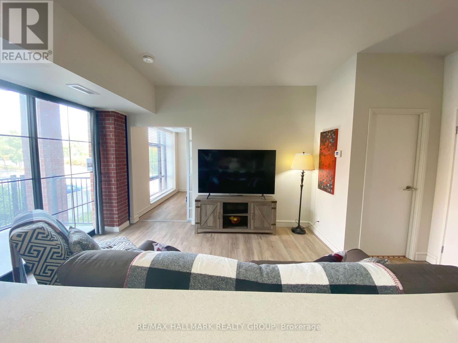 208 - 555 Anand Private