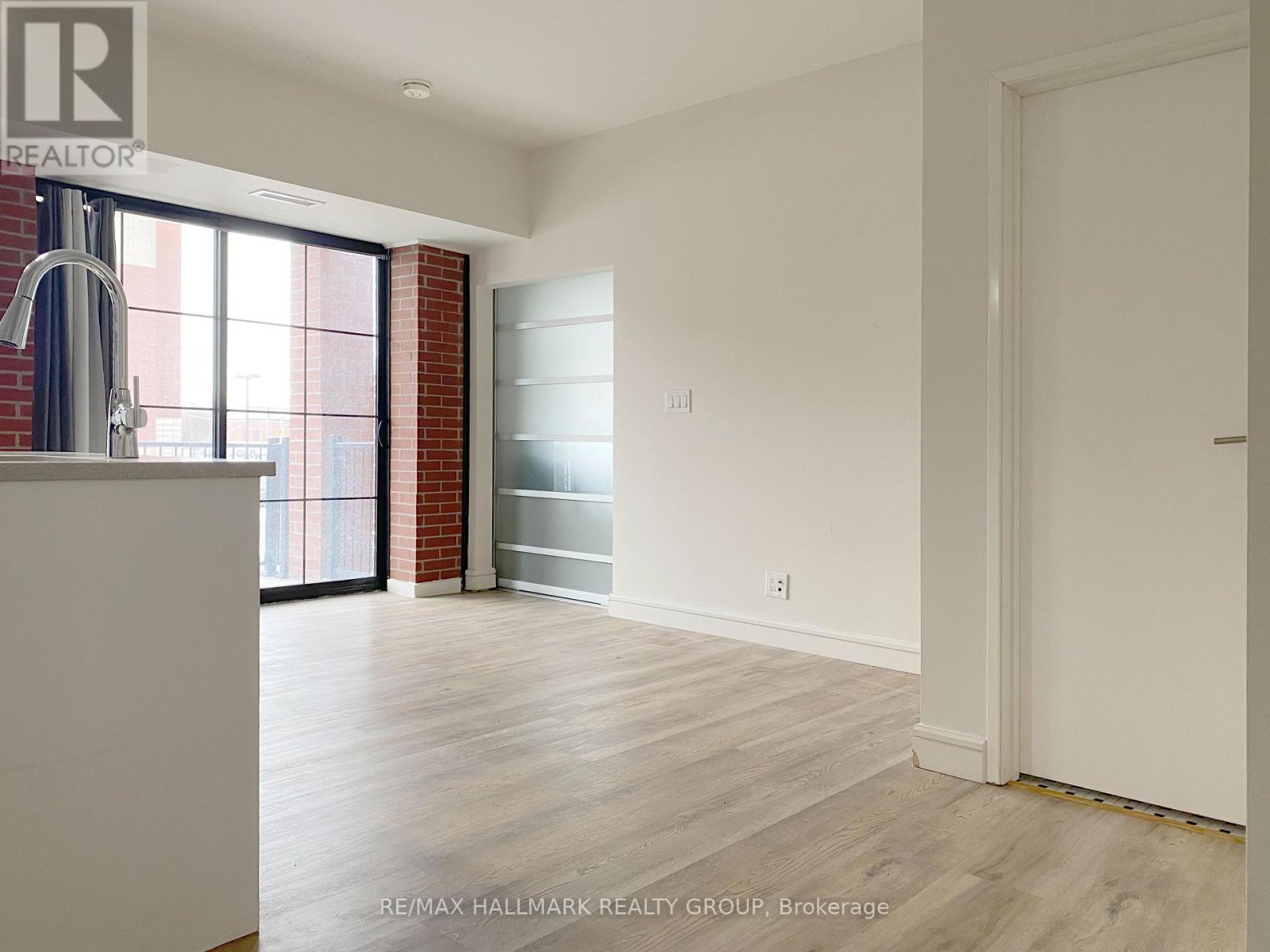 208 - 555 Anand Private