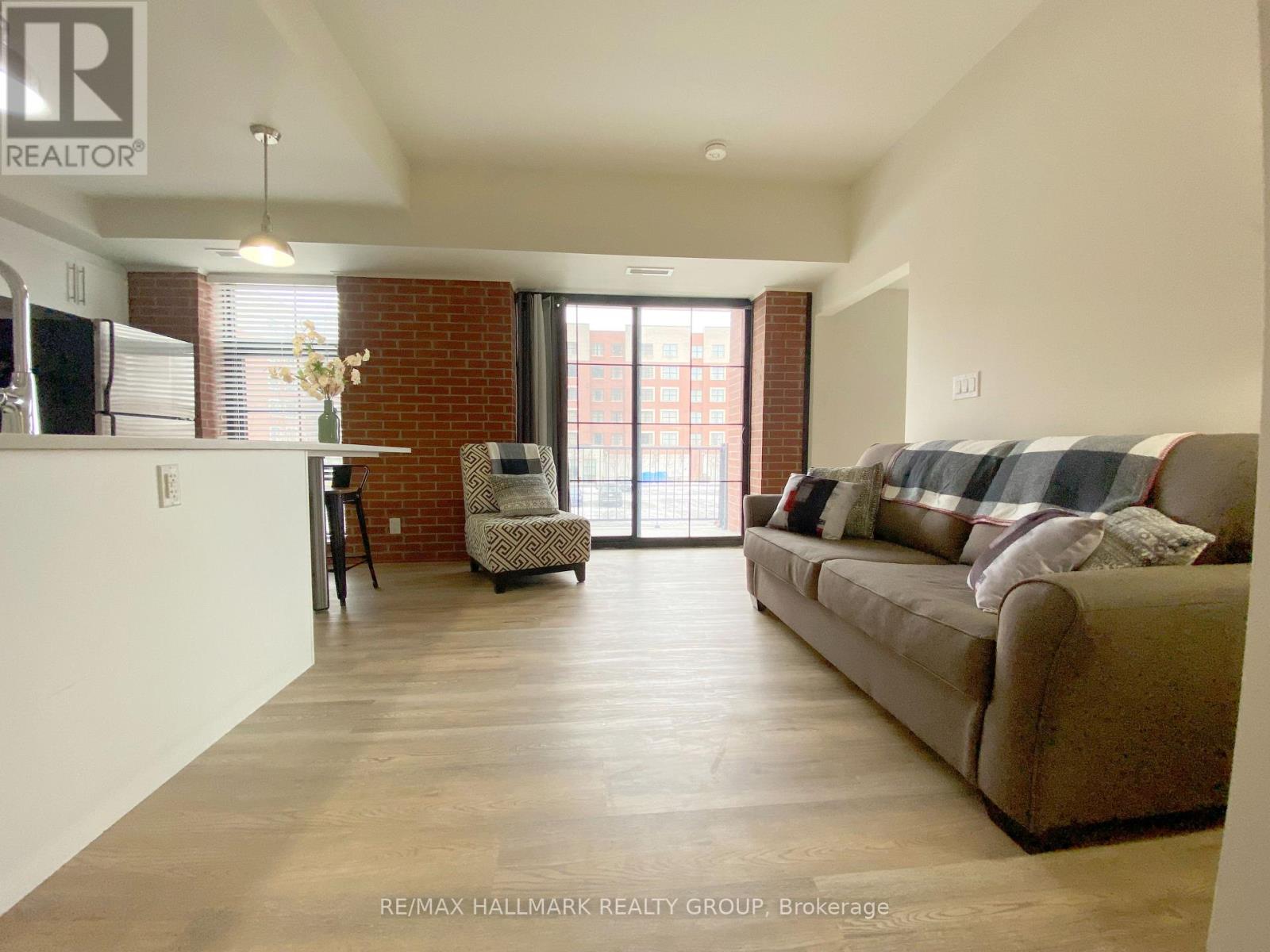 208 - 555 Anand Private