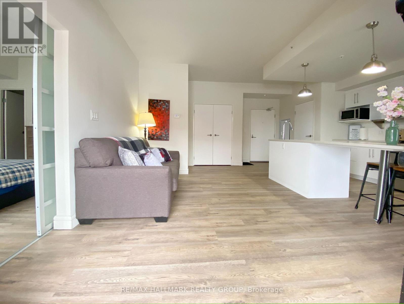 208 - 555 Anand Private