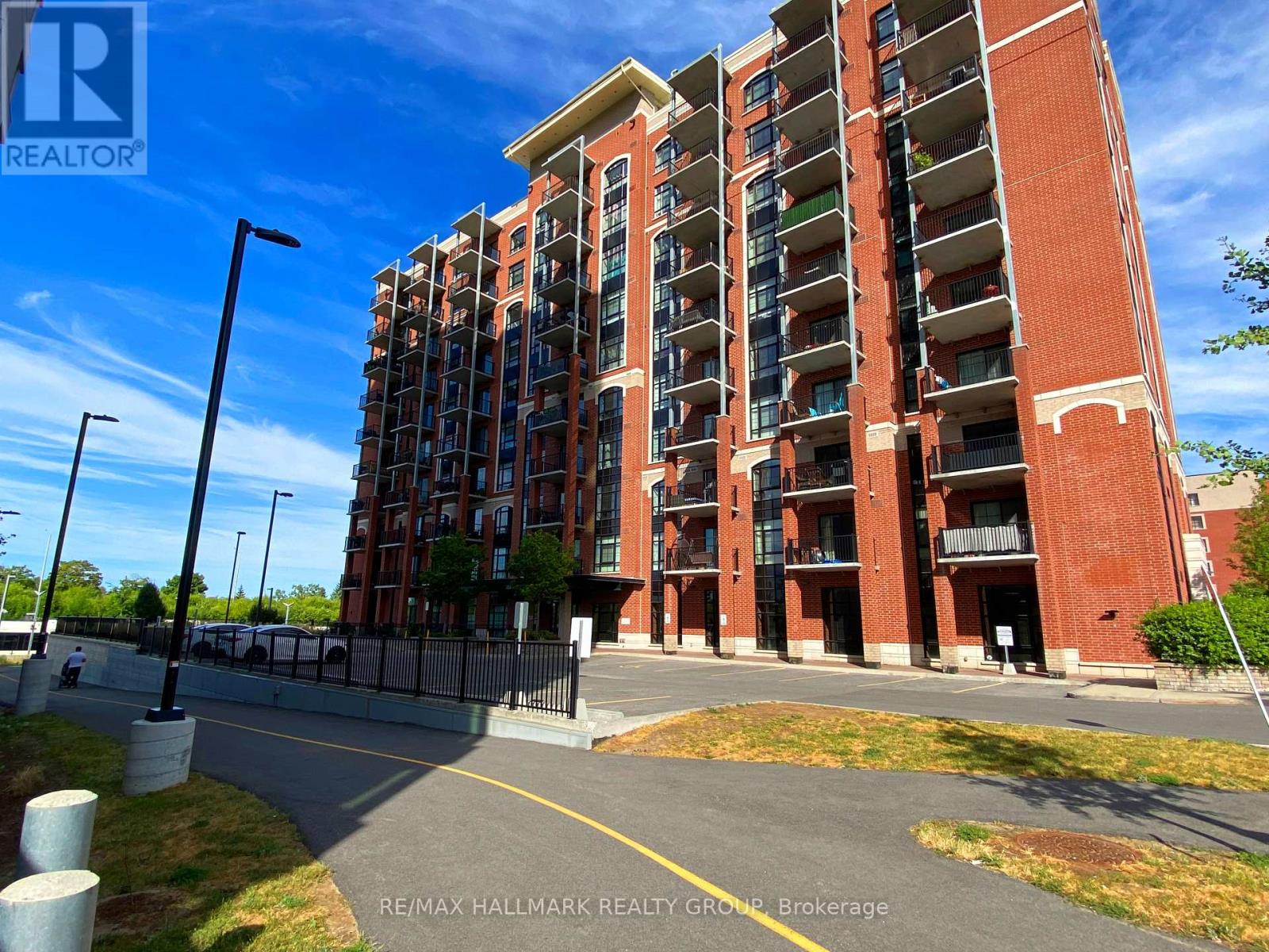 208 - 555 Anand Private