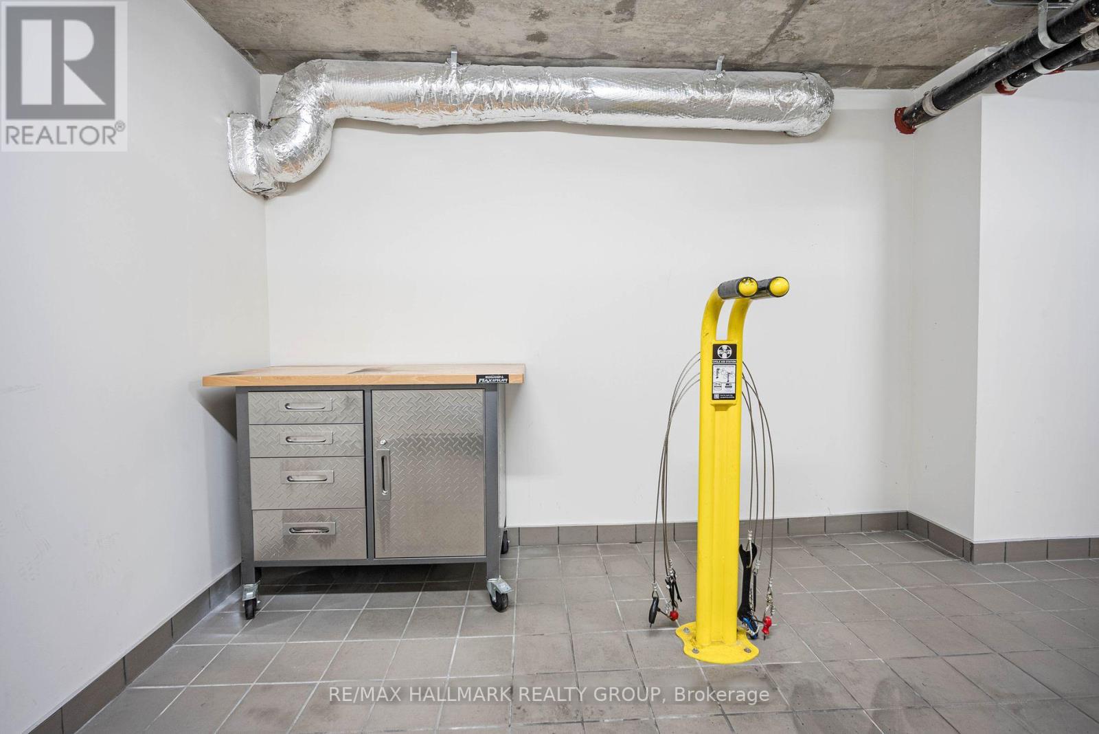 208 - 555 Anand Private