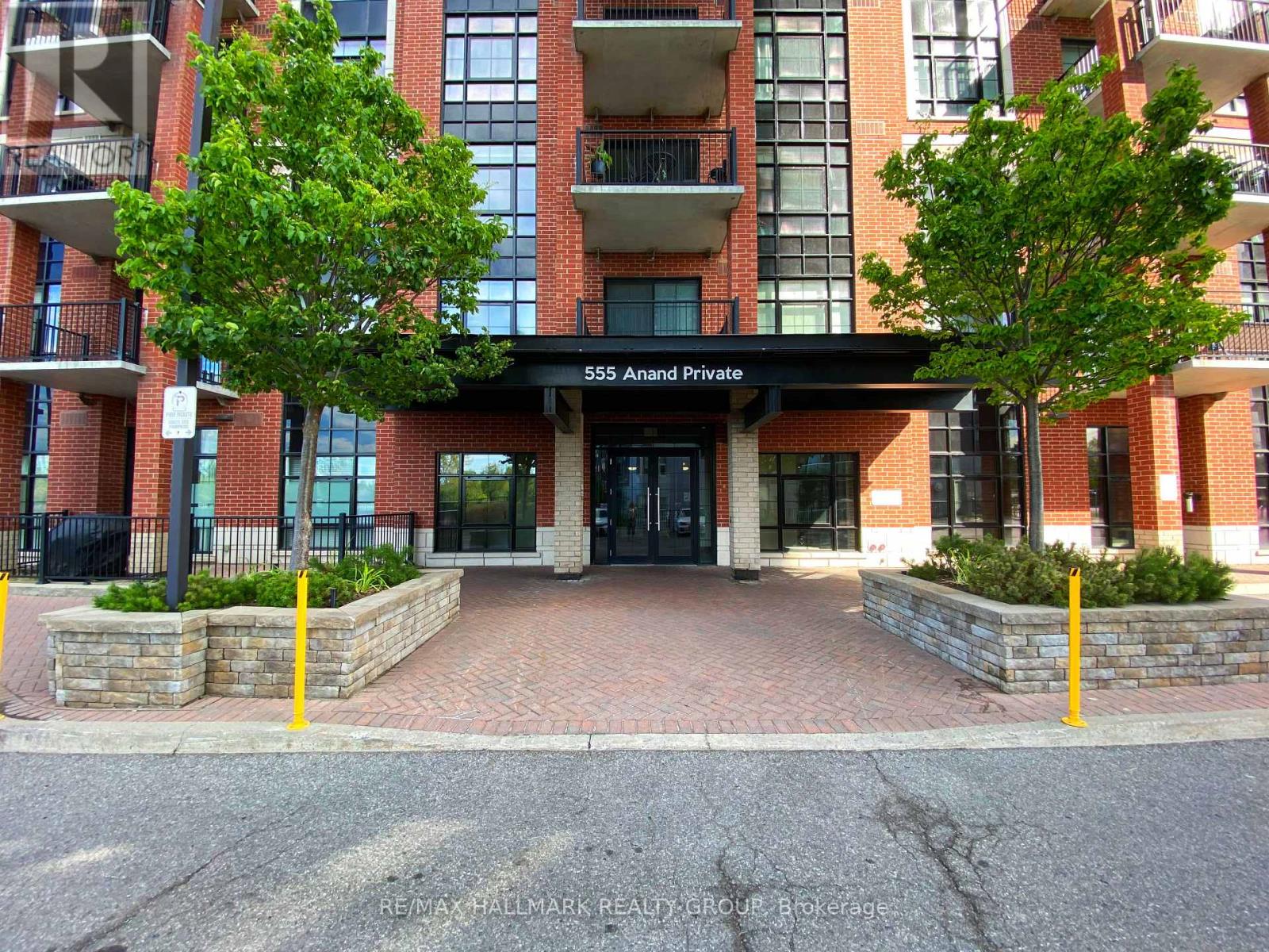 208 - 555 Anand Private