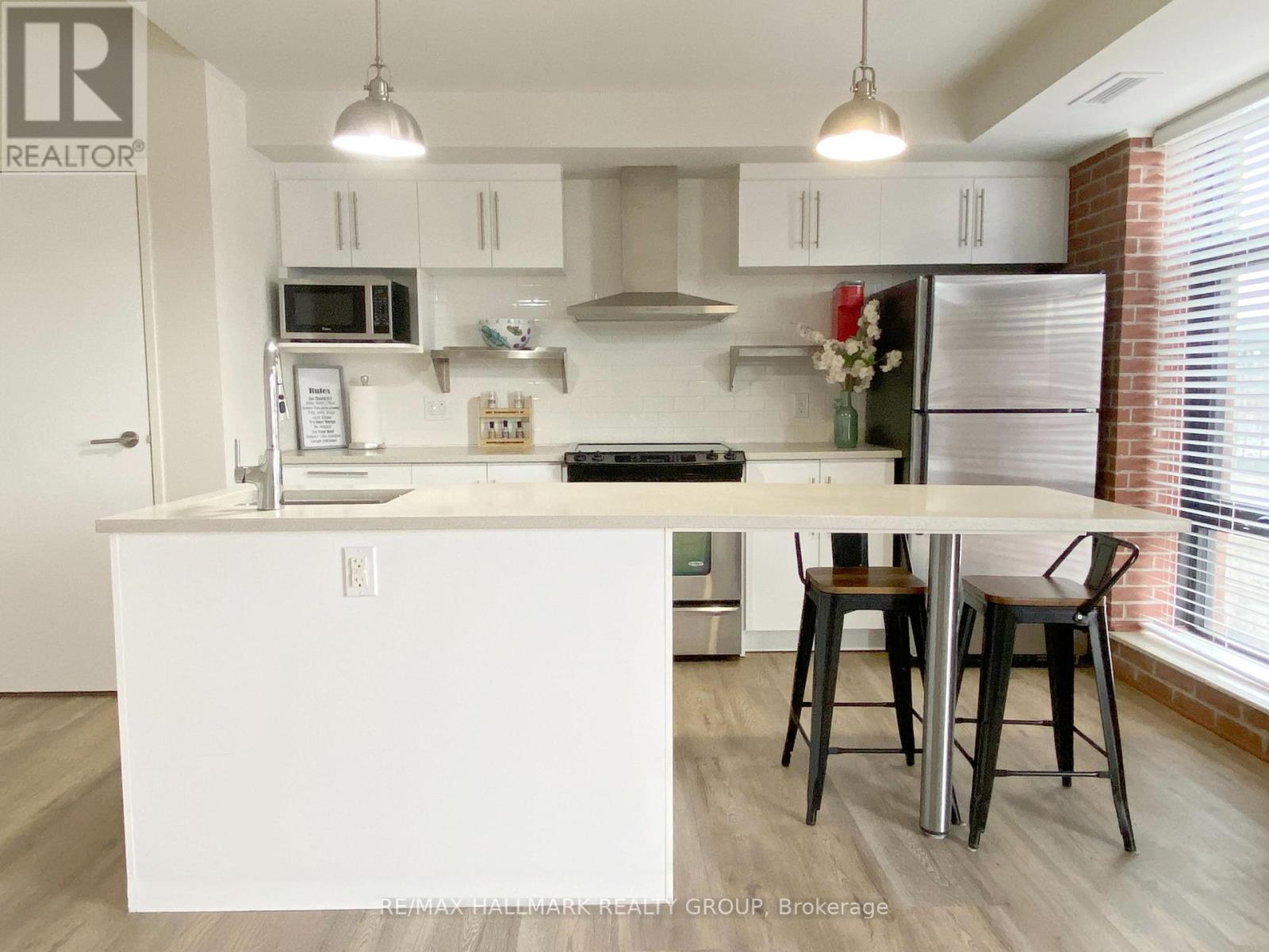 208 - 555 Anand Private