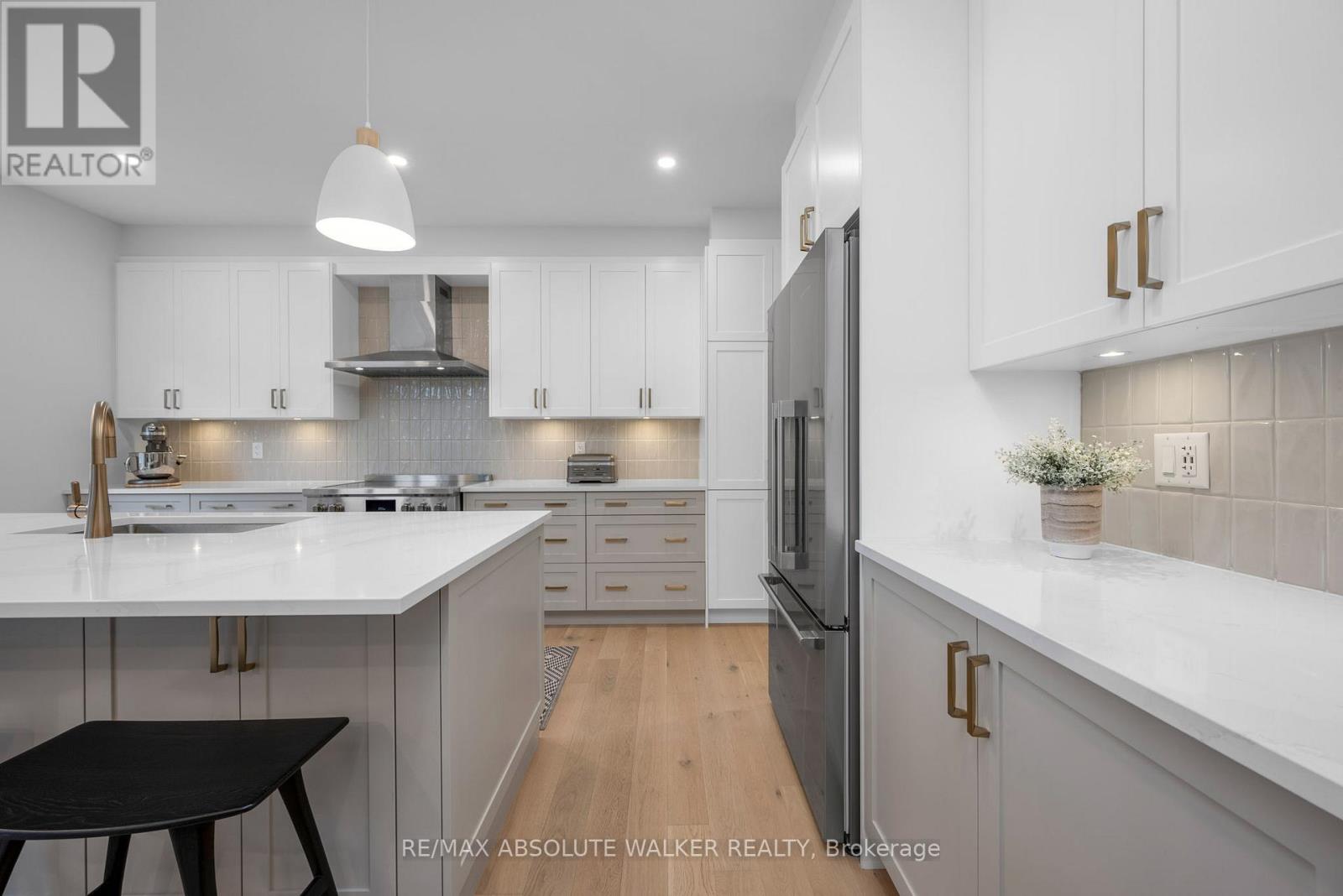 2055 Wanderer Avenue