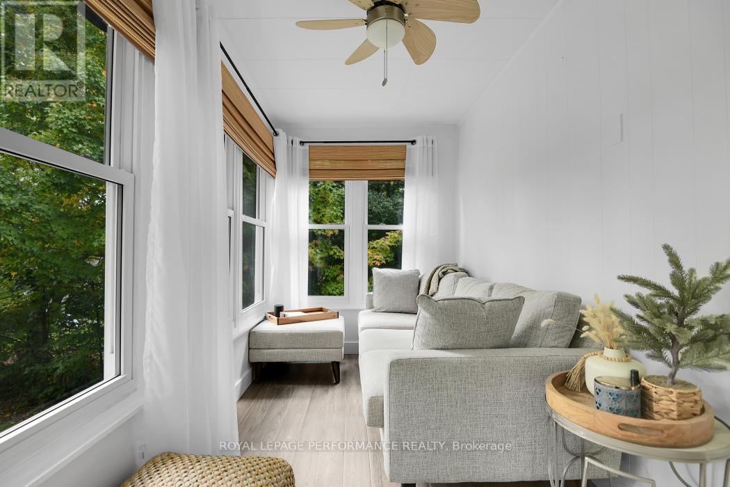 5583 Manotick Main Street