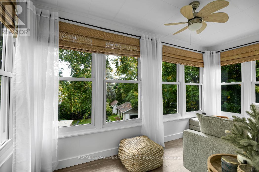 5583 Manotick Main Street