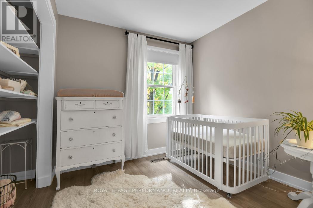 5583 Manotick Main Street