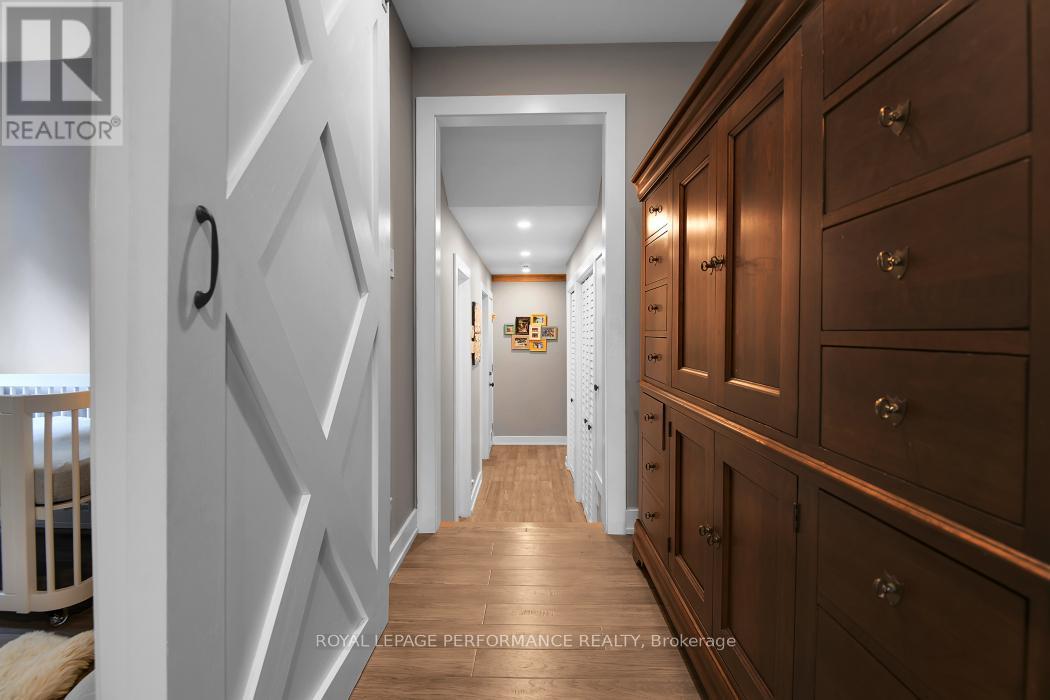 5583 Manotick Main Street