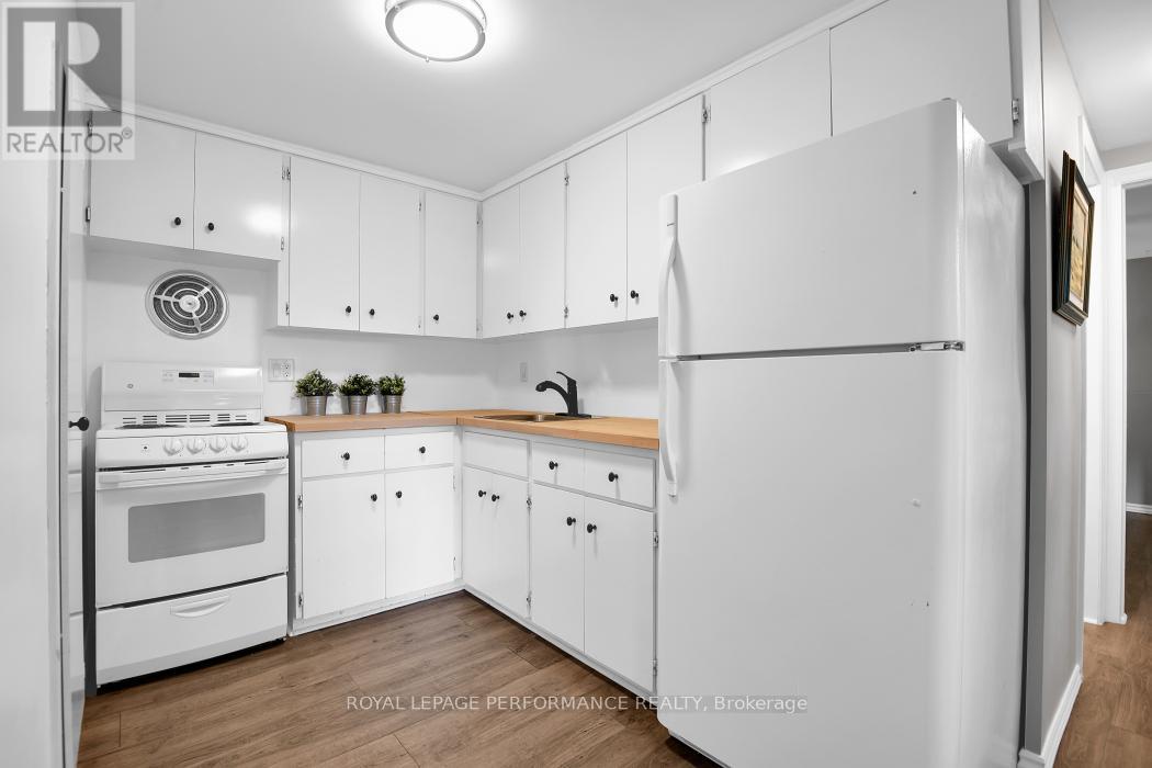 5583 Manotick Main Street