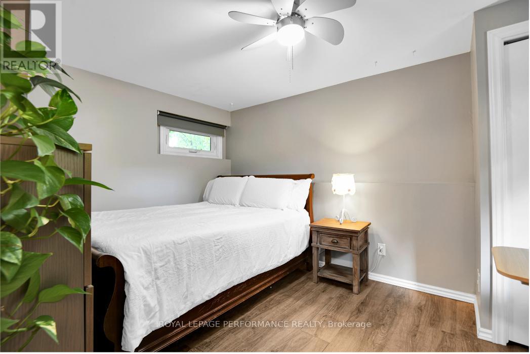 5583 Manotick Main Street