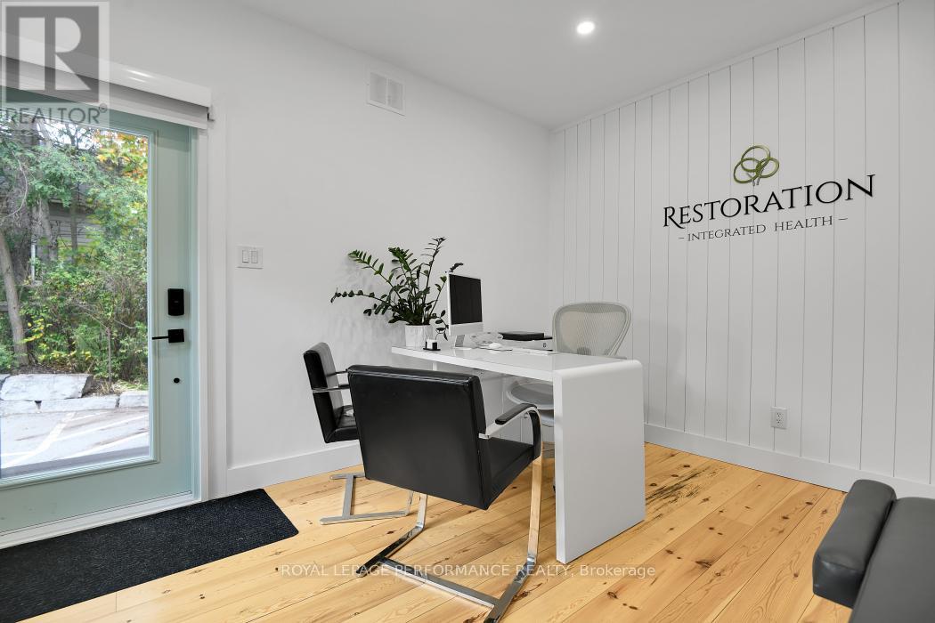 5583 Manotick Main Street