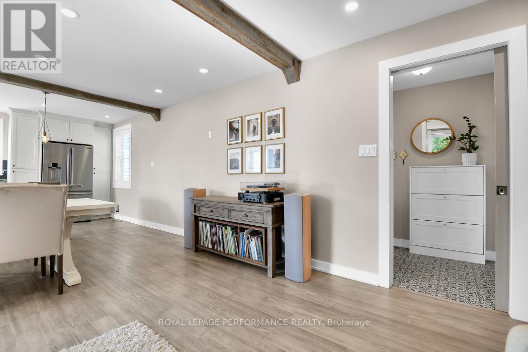 5583 Manotick Main Street