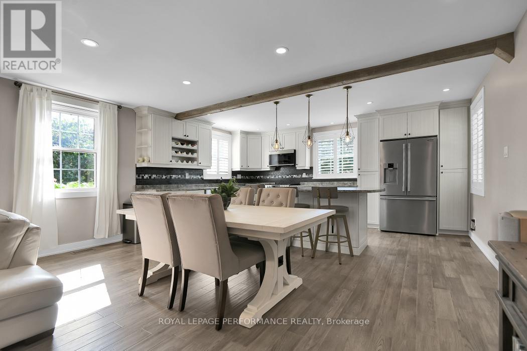 5583 Manotick Main Street