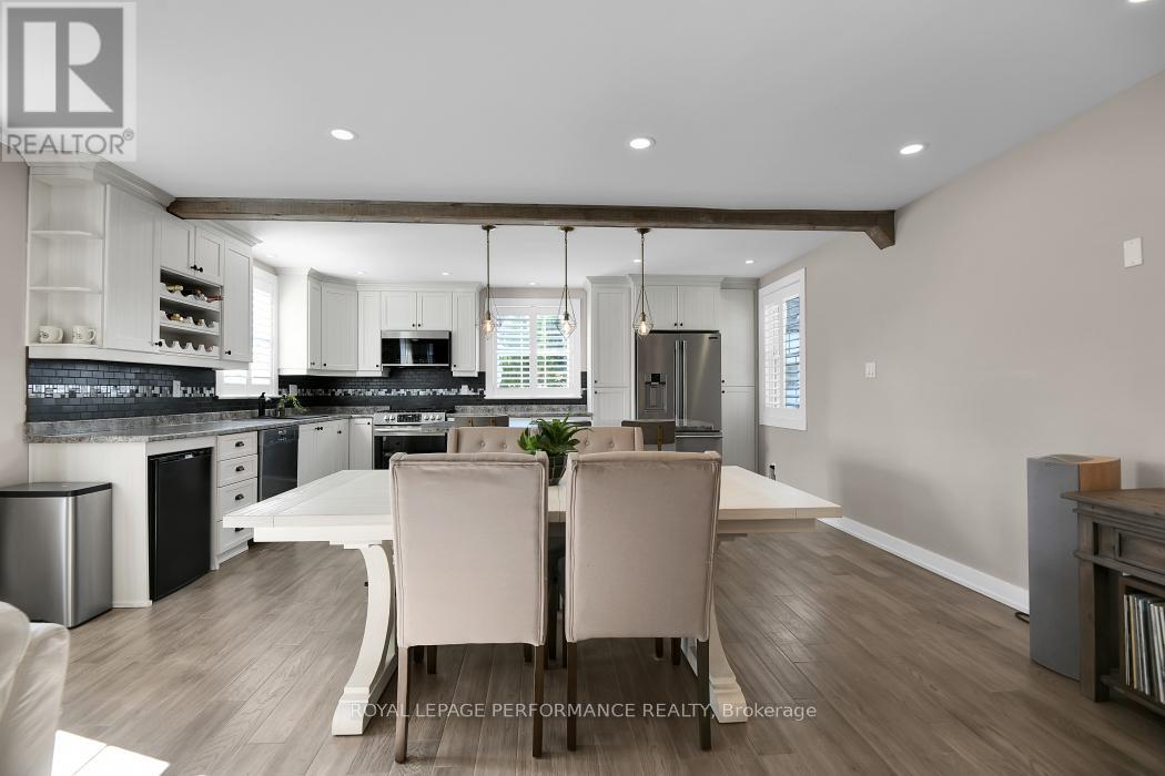 5583 Manotick Main Street