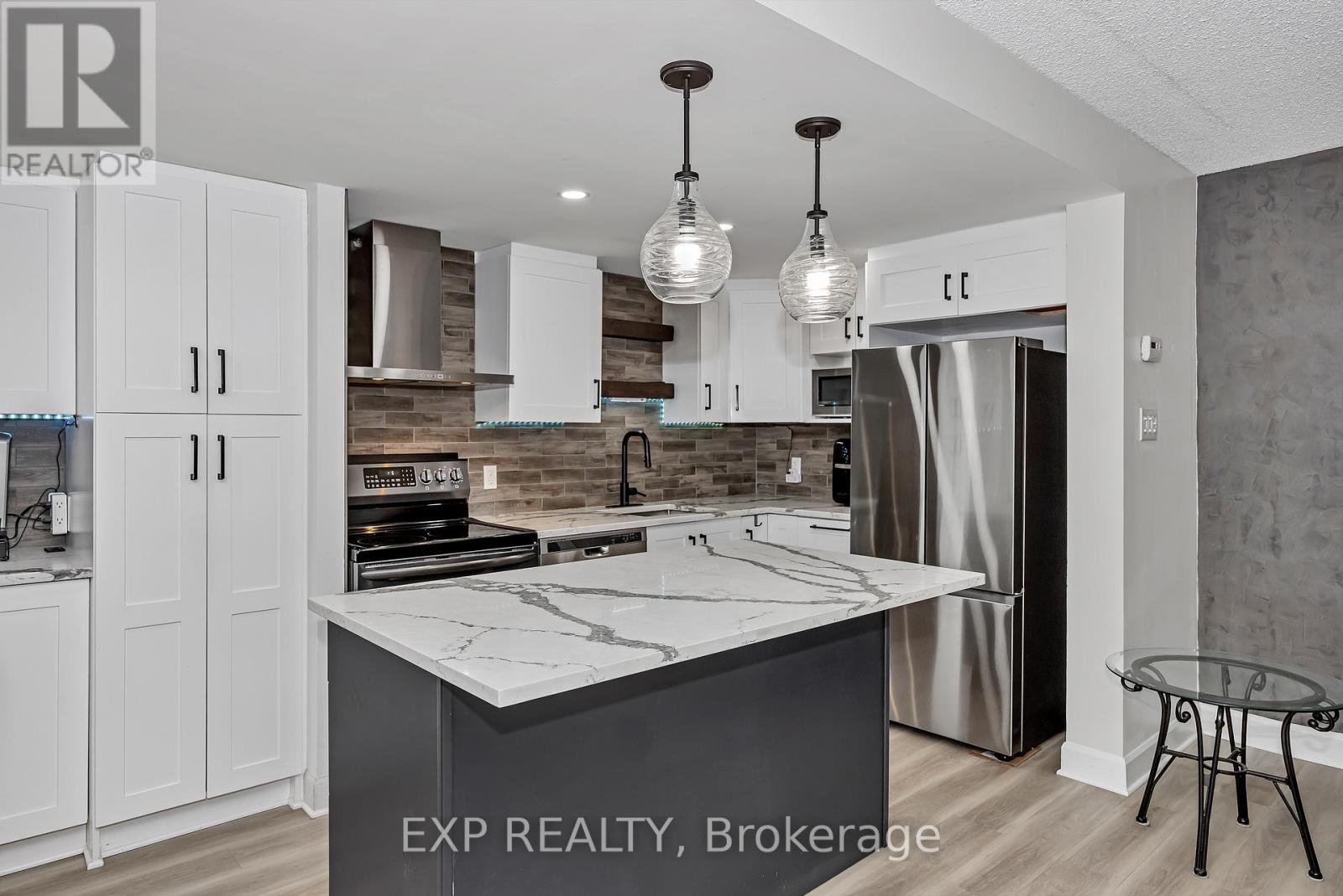 303 - 2625 Regina Street