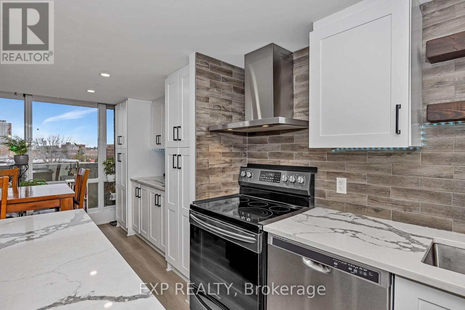 303 - 2625 Regina Street