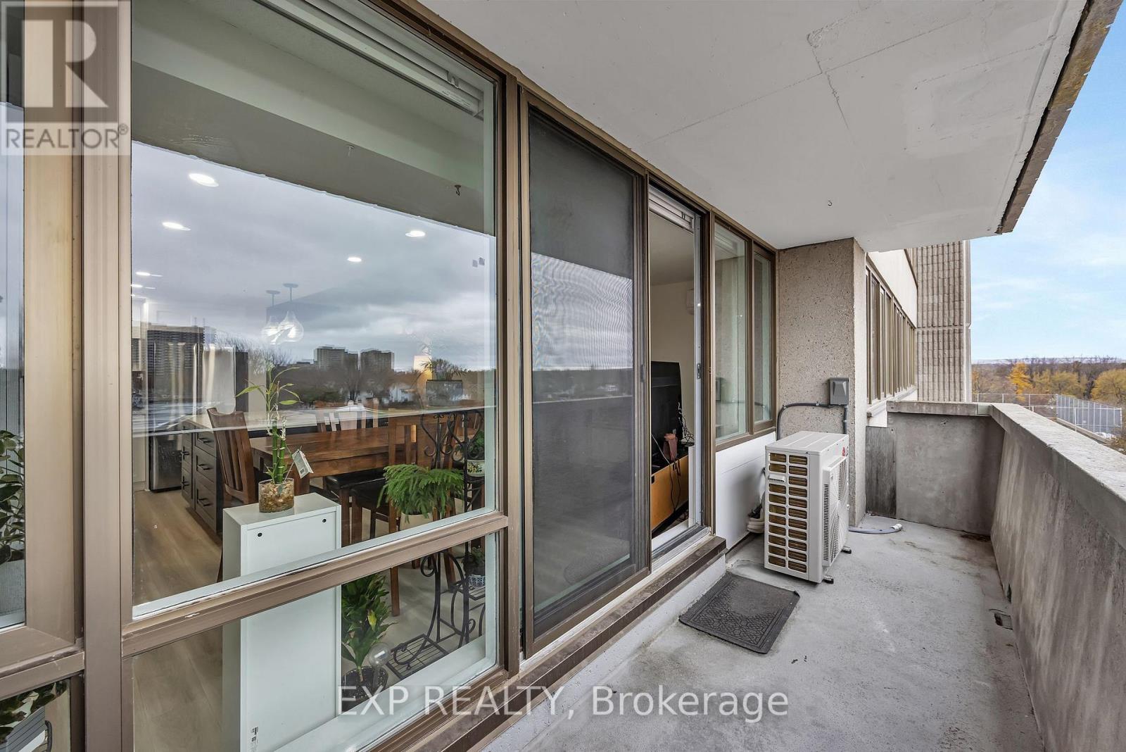 303 - 2625 Regina Street