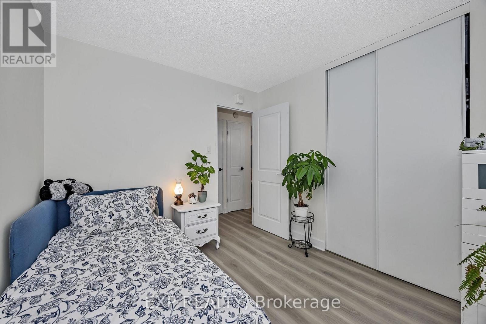 303 - 2625 Regina Street