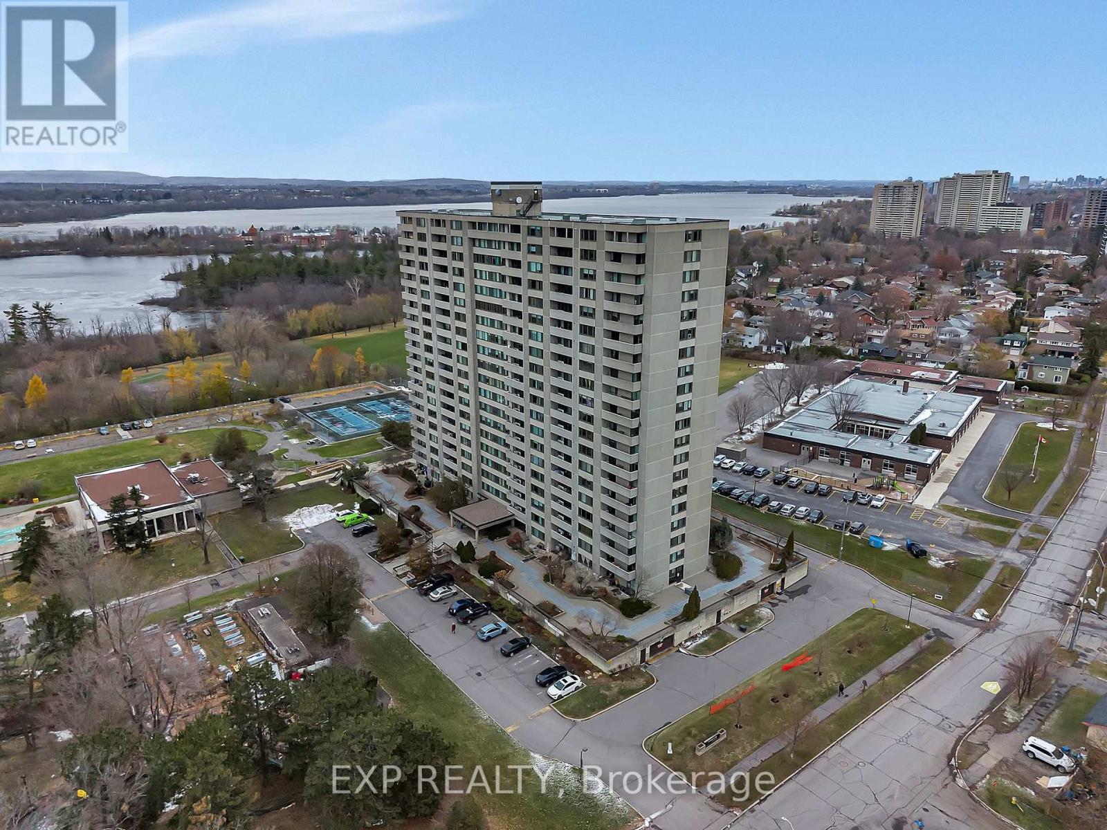 303 - 2625 Regina Street