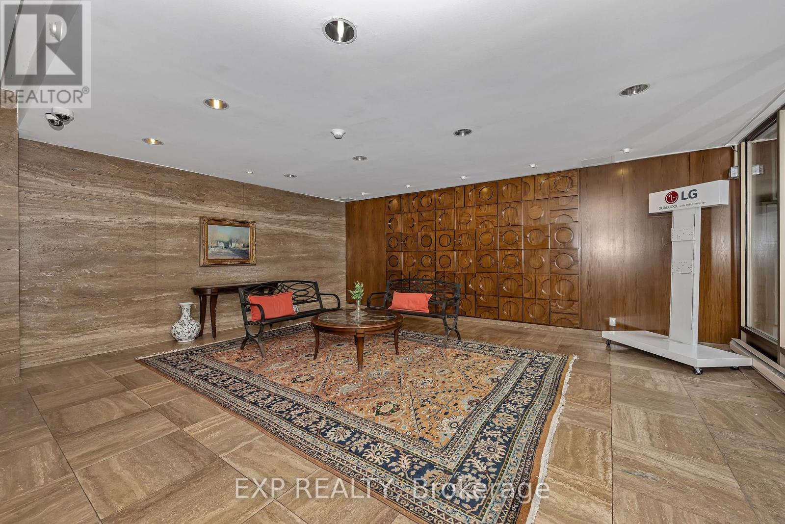 303 - 2625 Regina Street