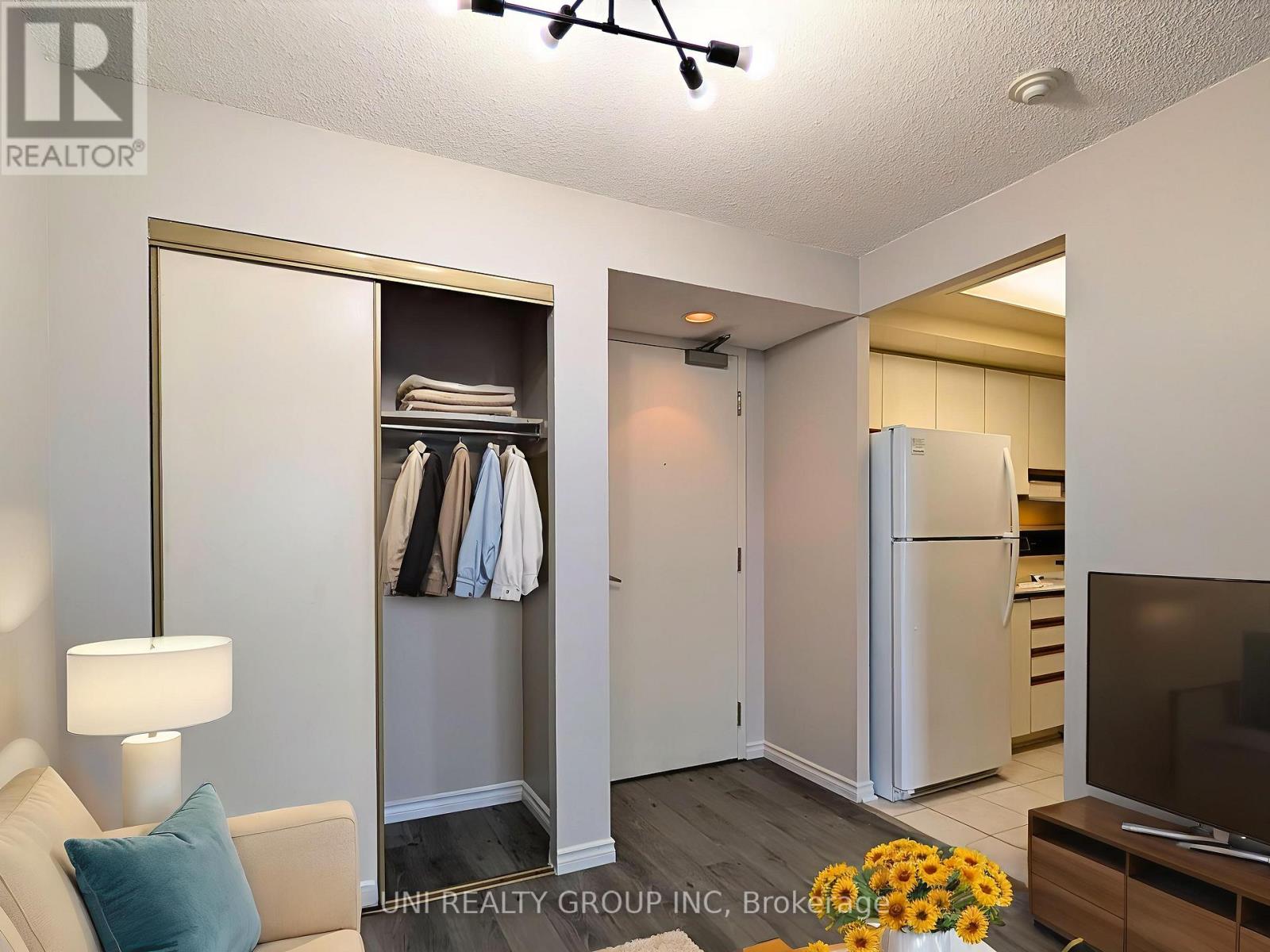 510 - 45 Holland Avenue