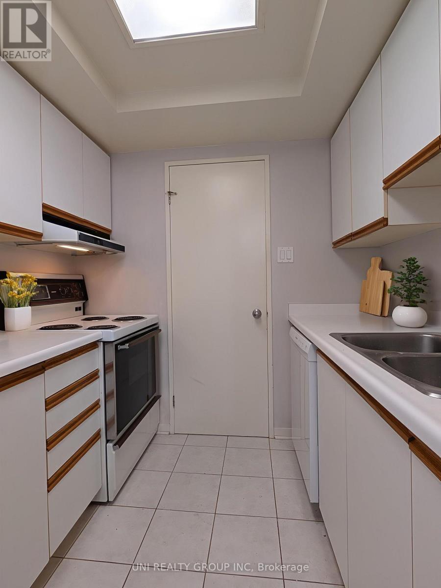 510 - 45 Holland Avenue