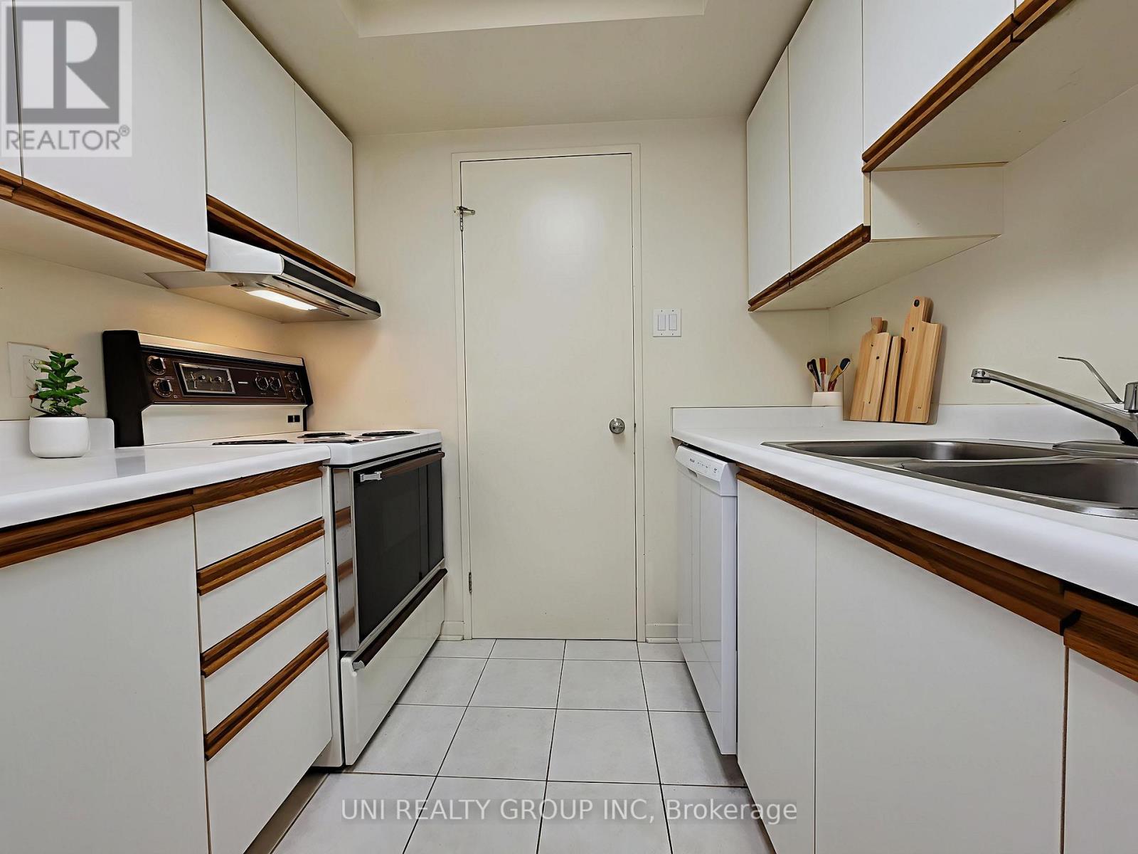 510 - 45 Holland Avenue