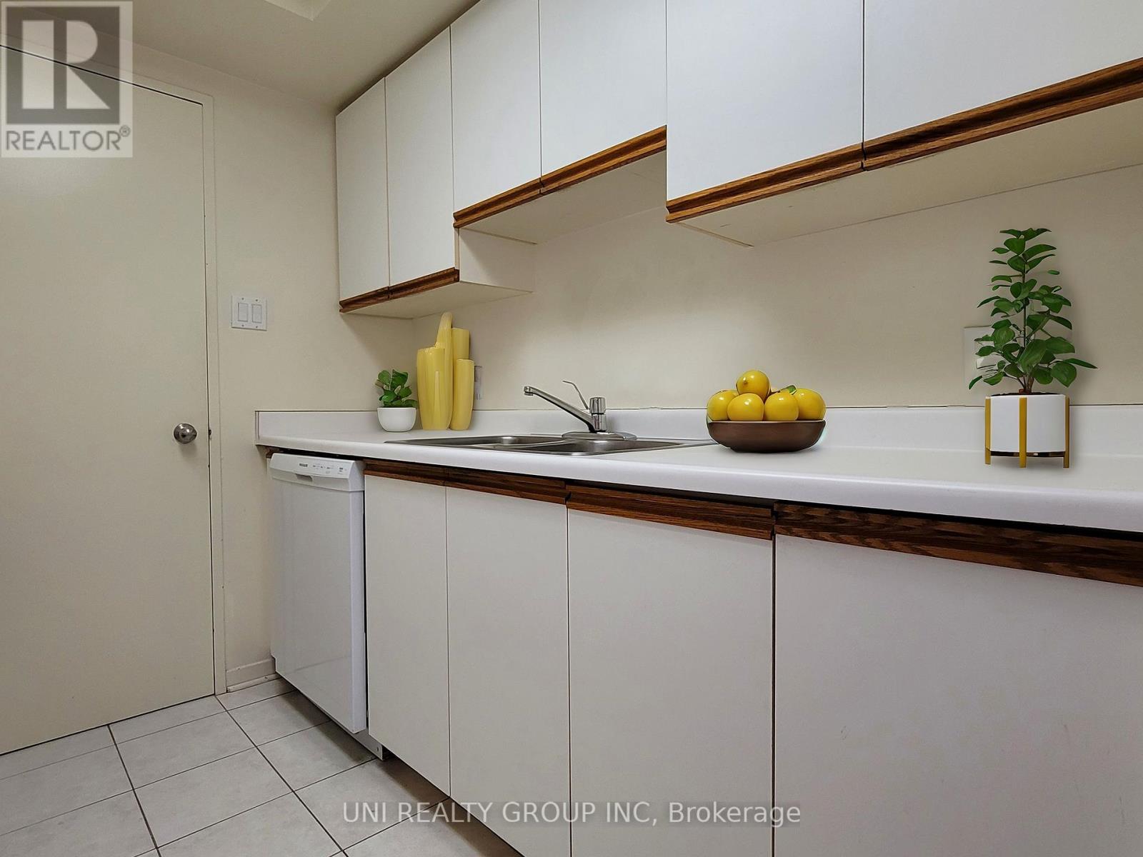 510 - 45 Holland Avenue