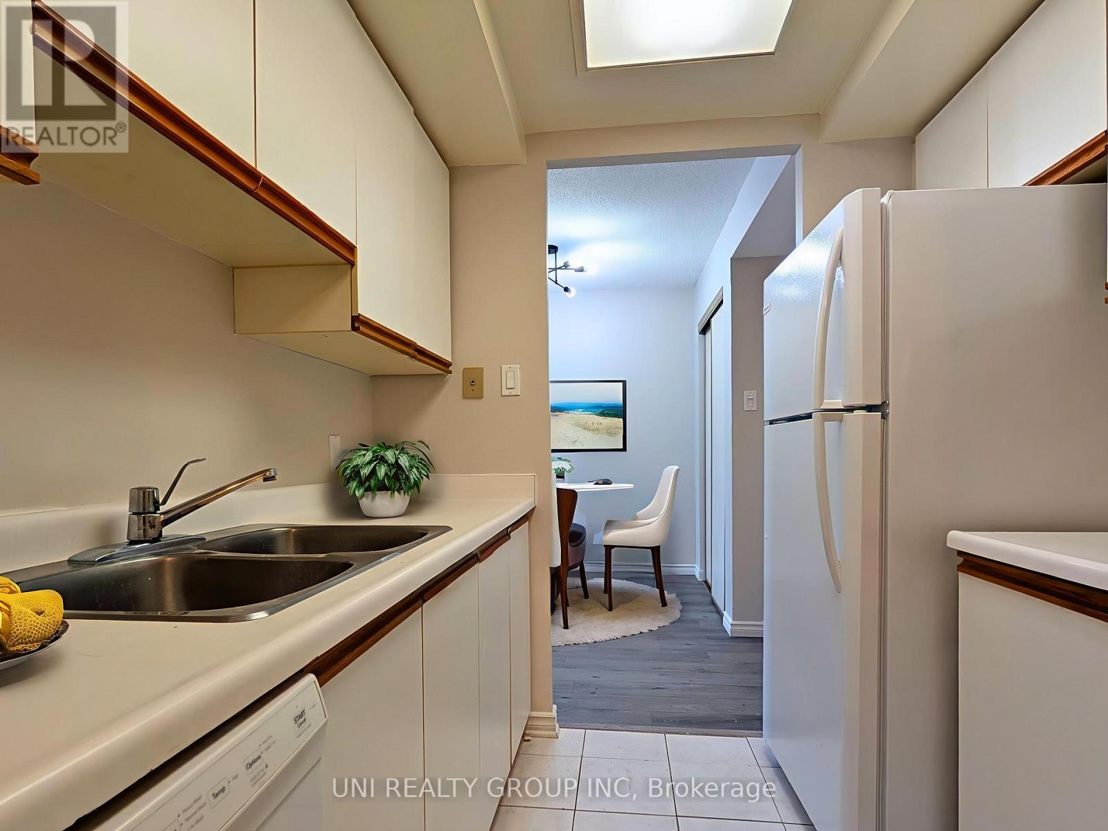 510 - 45 Holland Avenue