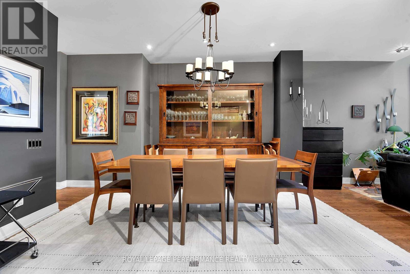 805 Kingsmere Avenue