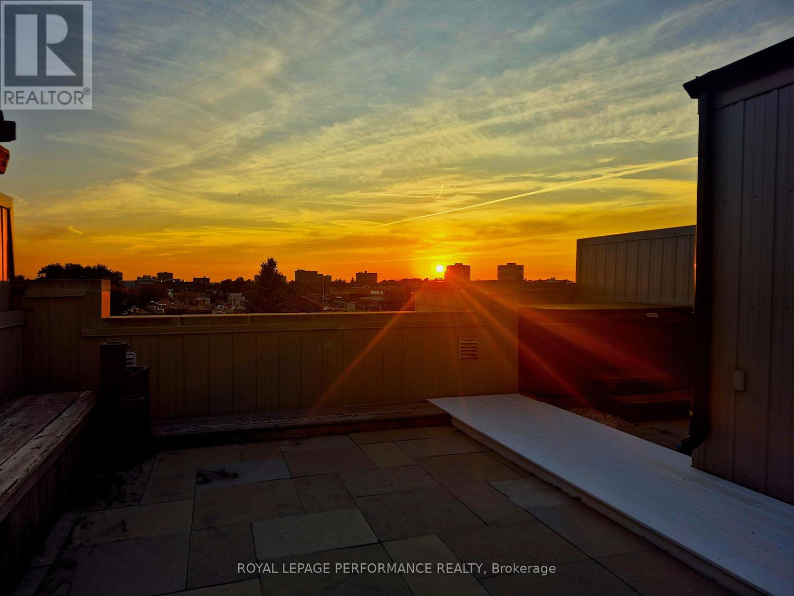 805 Kingsmere Avenue