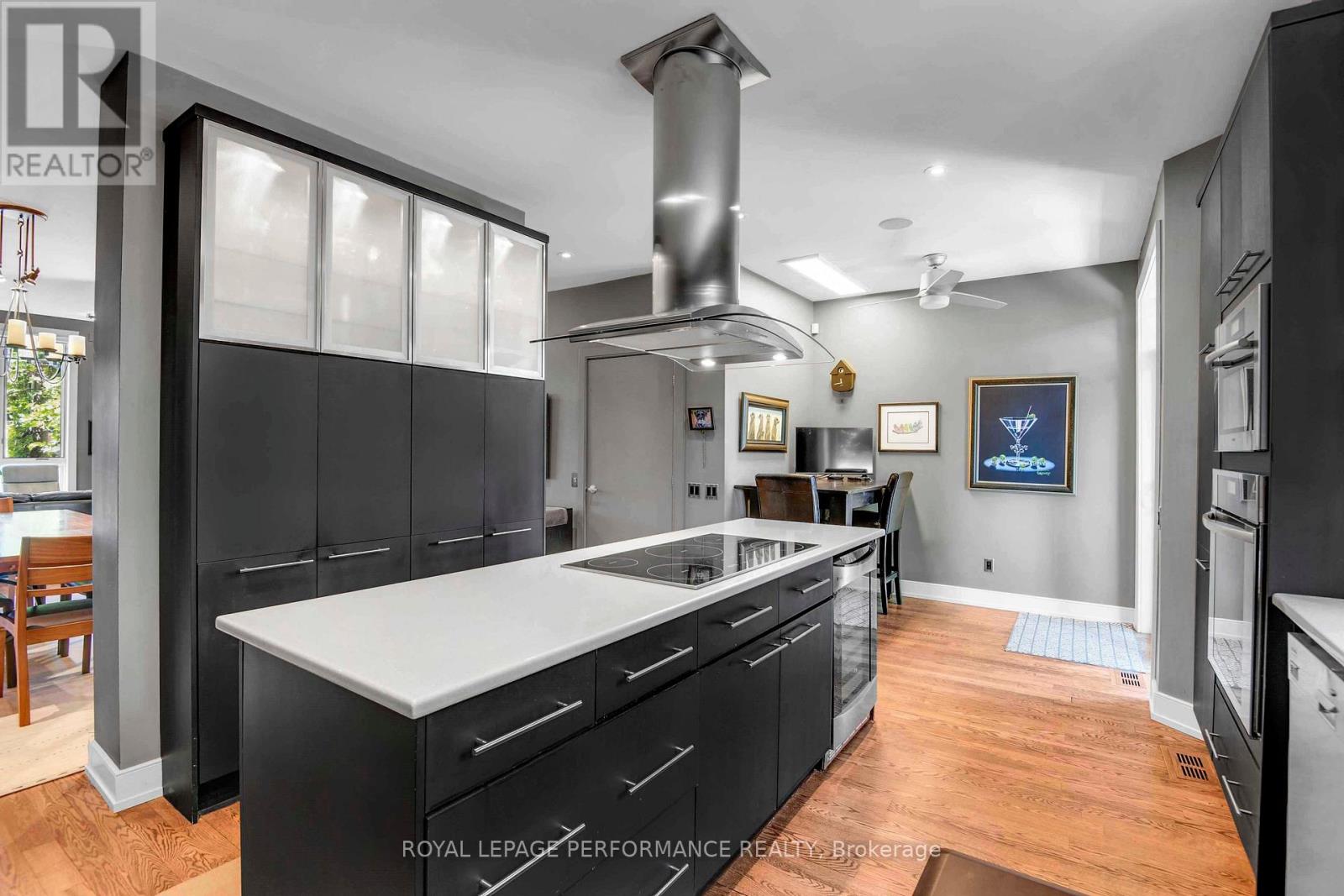 805 Kingsmere Avenue