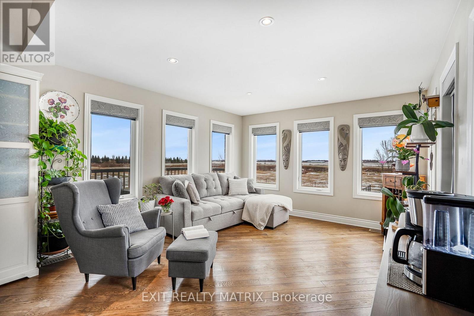 3139 Birchgrove Road