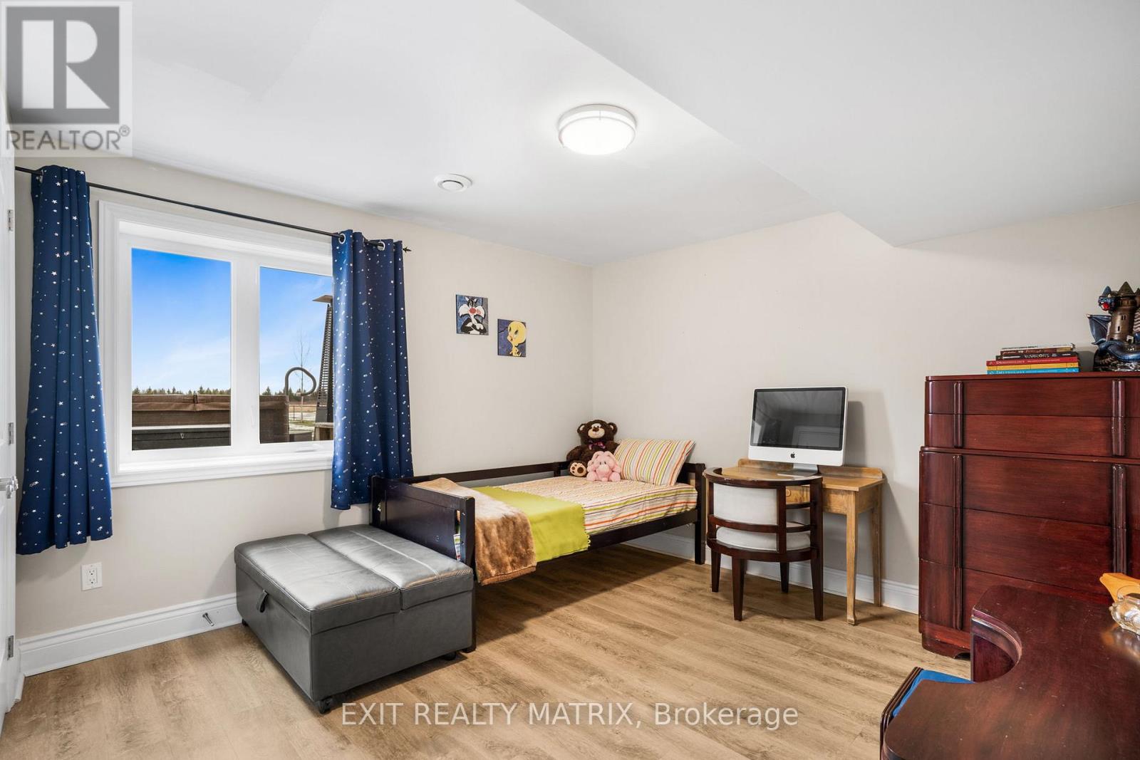 3139 Birchgrove Road