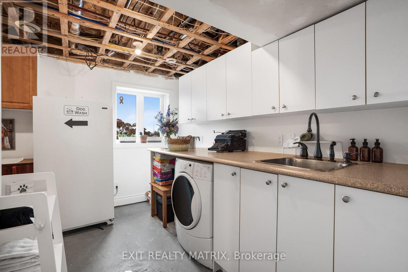 3139 Birchgrove Road