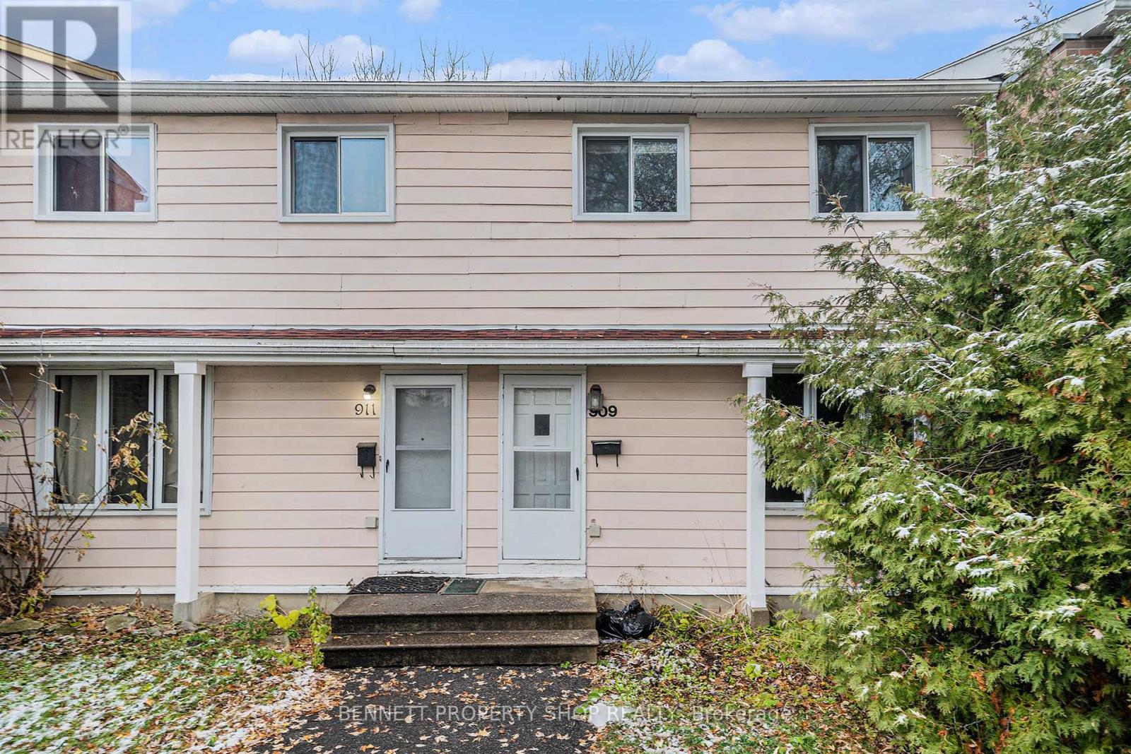 909 Greenbriar Avenue